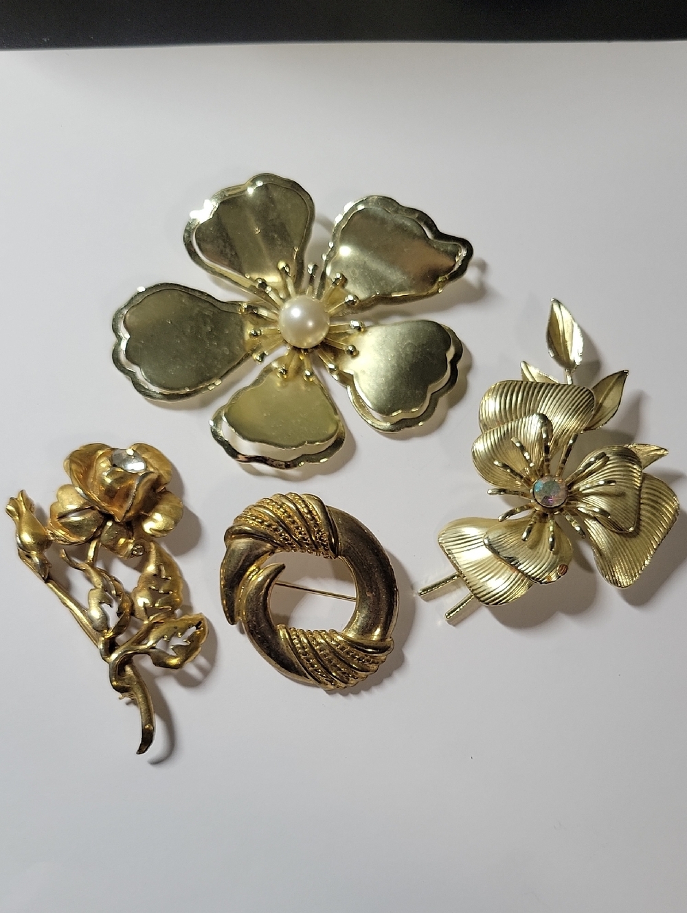 Gold Tone Floral Brooch Collection - Elegant Women's Jewelry